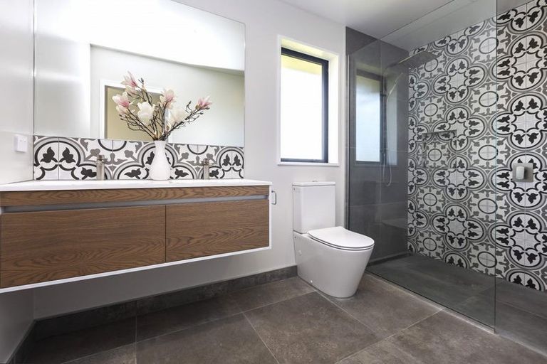 Photo of property in 14 Godley Place, Woodend, 7610