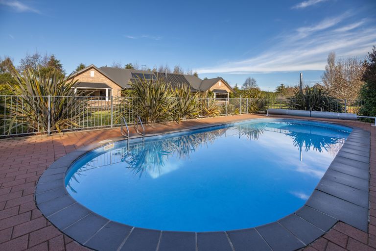 Photo of property in 14 Faith Place, West Melton, Christchurch, 7675