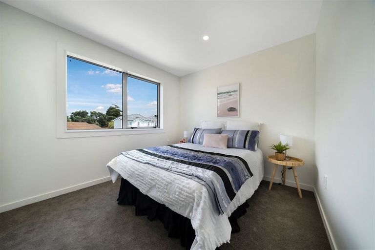 Photo of property in 11d Reid Road, New Lynn, Auckland, 0600