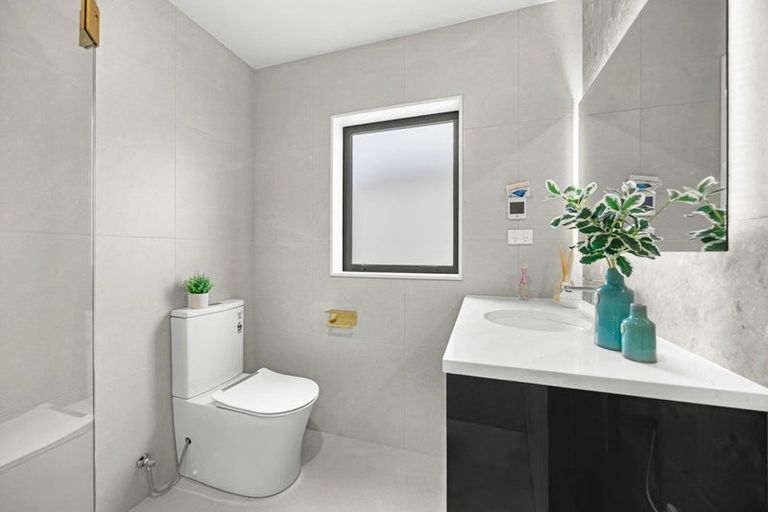 Photo of property in 39 Park Green Avenue, Rosehill, Papakura, 2113