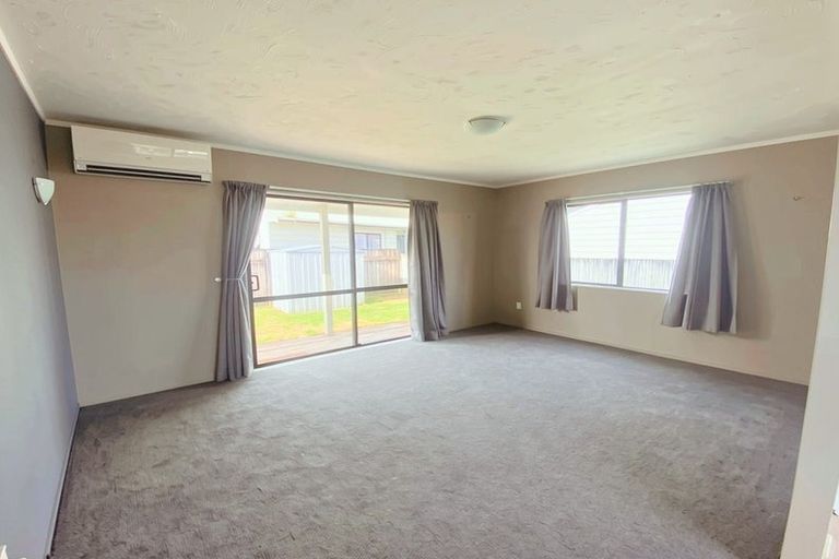 Photo of property in 9a Pukeko Street, Paraparaumu, 5032