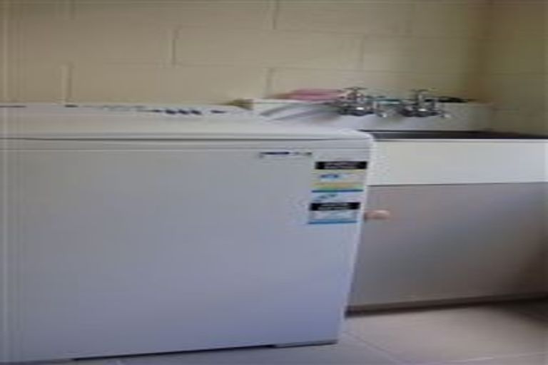 Photo of property in 1/425 East Coast Road, Mairangi Bay, Auckland, 0630