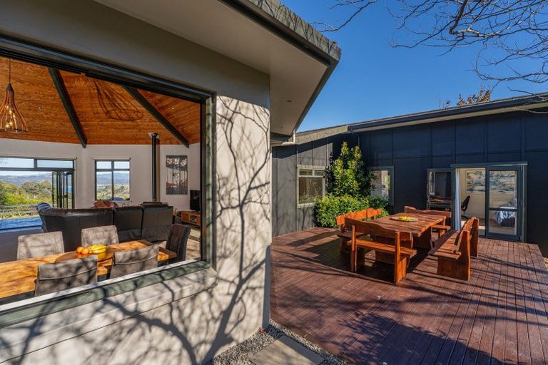 Photo of property in 16 Tarapatiki Drive, Whitianga, 3510