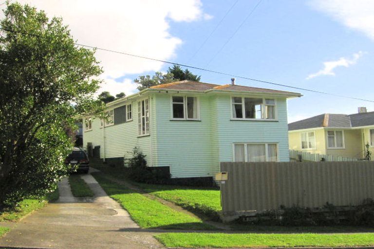 Photo of property in 29 Cardiff Crescent, Cannons Creek, Porirua, 5024