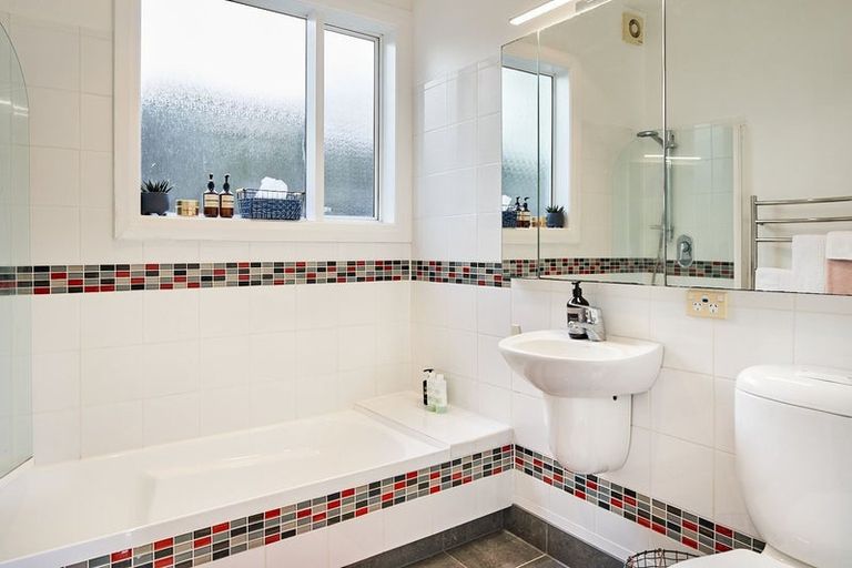 Photo of property in 1 Singers Road, Korokoro, Lower Hutt, 5012