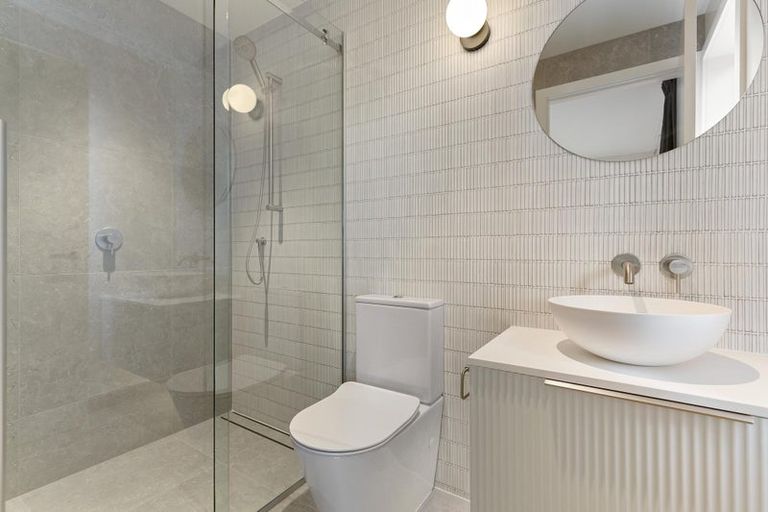 Photo of property in 15a Potters Hill Drive, Queenstown, 9300