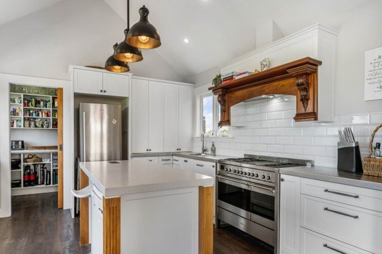 Photo of property in 111 Wharf Road, Clarks Beach, Pukekohe, 2679