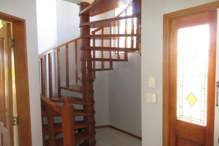 Photo of property in 25 Molyneux Close, Whitby, Porirua, 5024