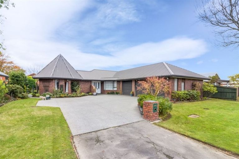 Photo of property in 18 Althorp Place, Avonhead, Christchurch, 8042