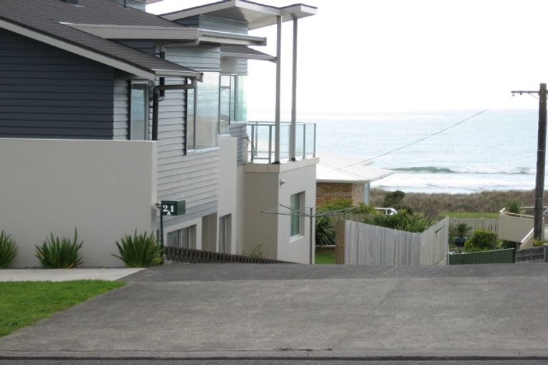 Photo of property in 21a Hamblyn Street, Strandon, New Plymouth, 4312