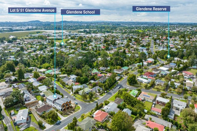 Photo of property in 23b Crystal Avenue, Glendene, Auckland, 0602