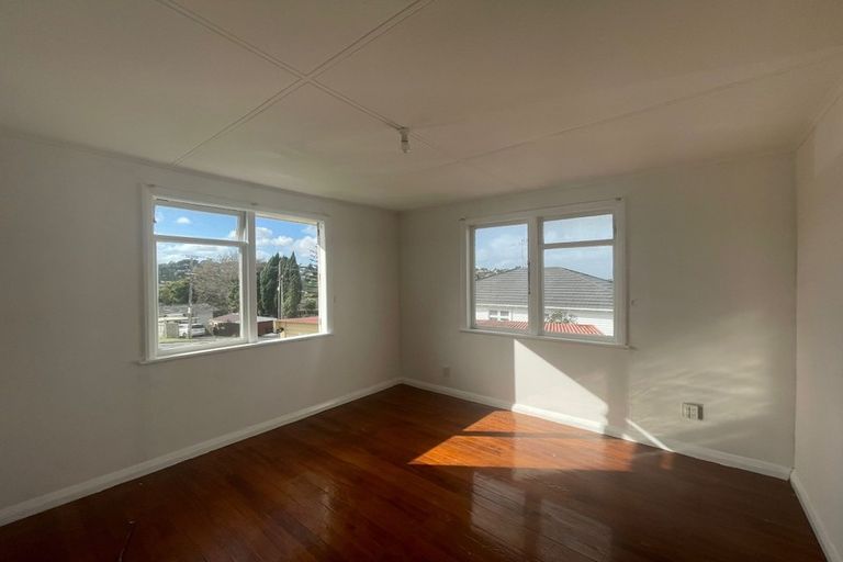 Photo of property in 28 Lincoln Park Avenue, Massey, Auckland, 0614