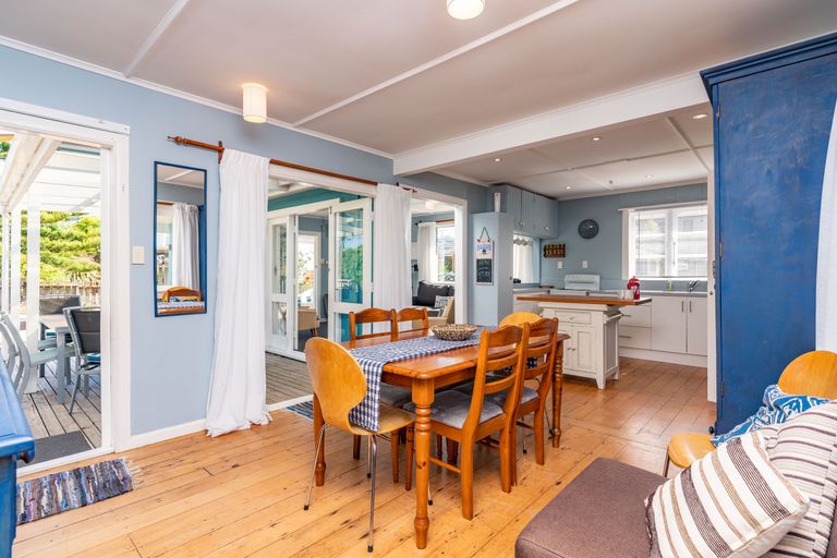 Photo of property in 28 Wood Street, Mangawhai Heads, Mangawhai, 0505