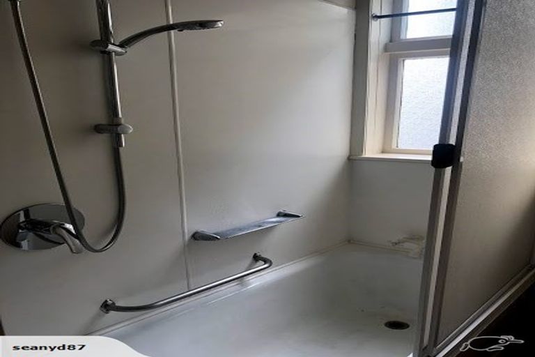 Photo of property in 108 Oriental Parade, Oriental Bay, Wellington, 6011