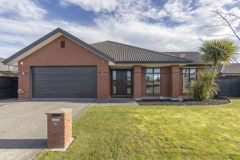 Photo of property in 5 Wisteria Lane, Rangiora, 7400