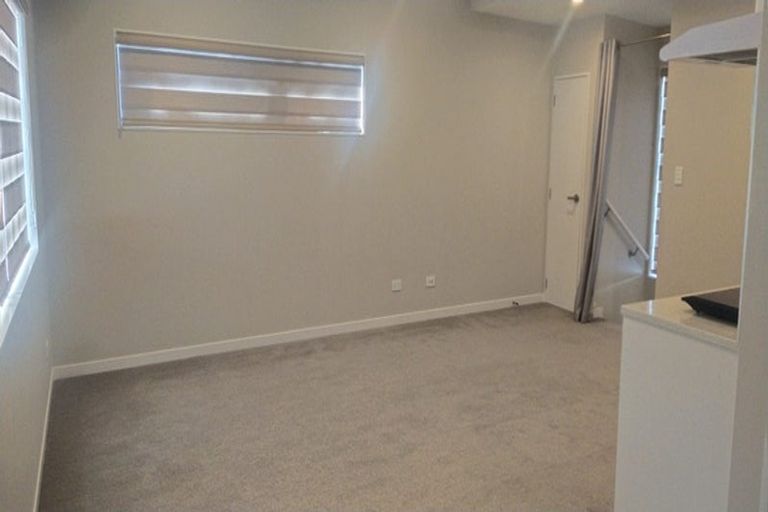 Photo of property in 43 Clayden Shuttleworth Street, Papakura, 2110