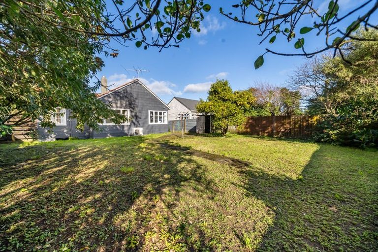 Photo of property in 25 Poole Street, Taita, Lower Hutt, 5011