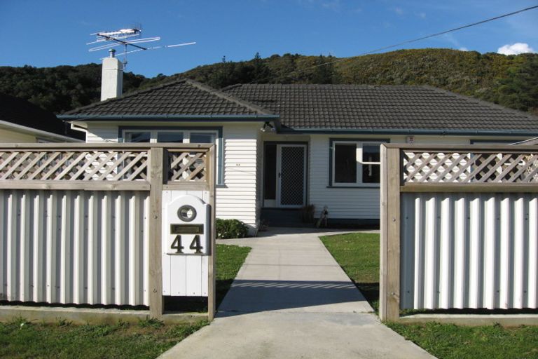 Photo of property in 44 Bull Avenue, Wainuiomata, Lower Hutt, 5014