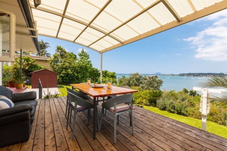 Photo of property in 81 Omokoroa Road, Omokoroa, 3114