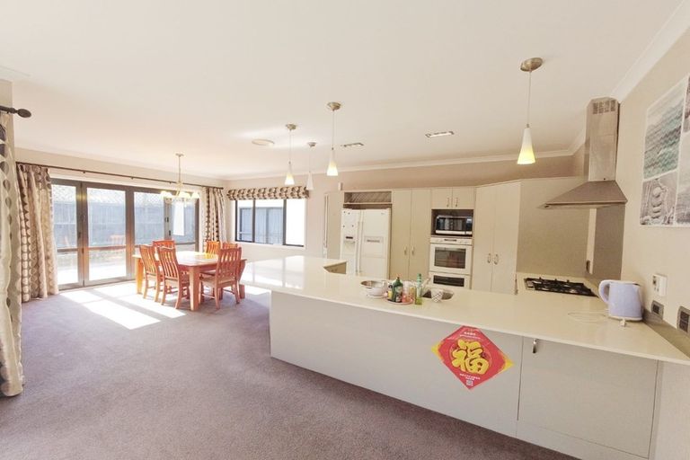 Photo of property in 30 Sandwich Road, St Andrews, Hamilton, 3200