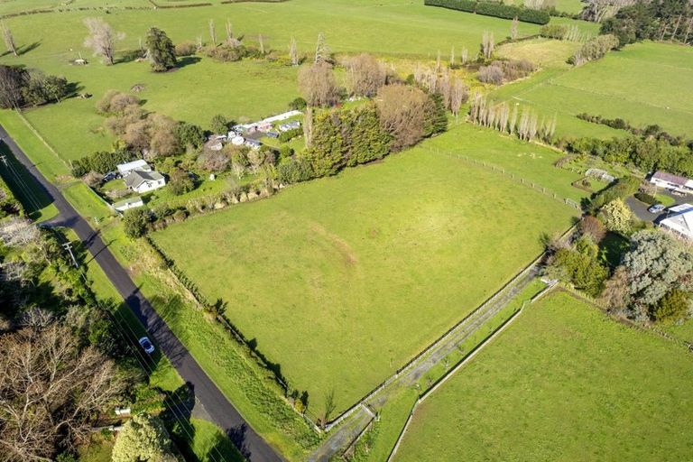 Photo of property in 156 Gear Road, Te Horo, Otaki, 5582
