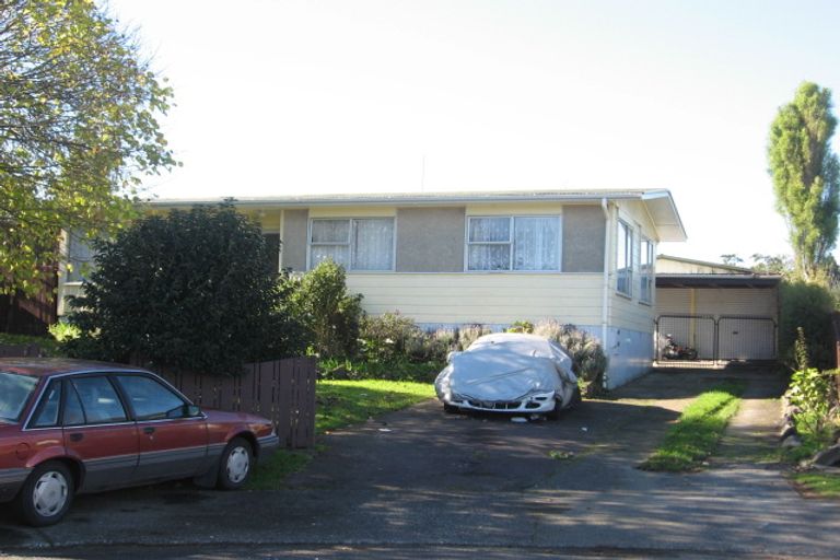 Photo of property in 16 Crampton Place, Manurewa, Auckland, 2102