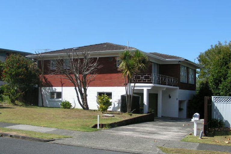 Photo of property in 3 Ravenwood Drive, Forrest Hill, Auckland, 0620