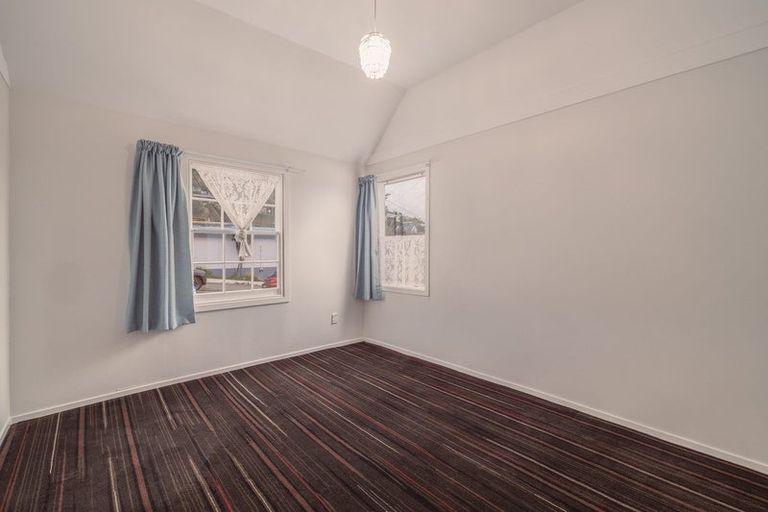 Photo of property in 45 Oxford Street, Lyttelton, 8082