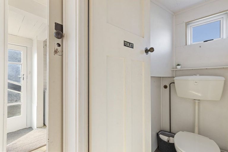 Photo of property in 389 Carrington Street, Upper Vogeltown, New Plymouth, 4310