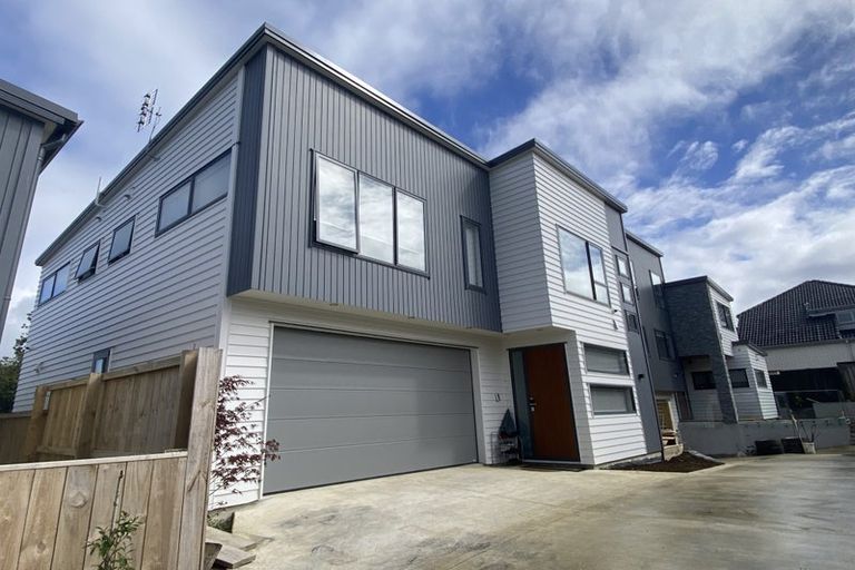 Photo of property in 35b Deanna Drive, West Harbour, Auckland, 0618