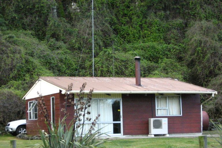 Photo of property in 13 Mihiwaka Road, Long Beach, Port Chalmers, 9081