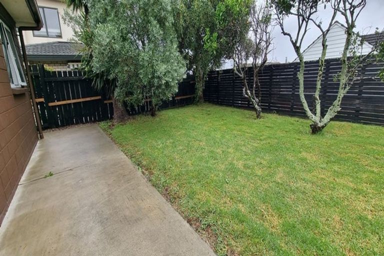 Photo of property in 16 Landop Terrace, Howick, Auckland, 2014
