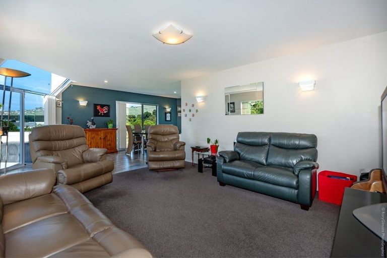 Photo of property in 9 Avoca Valley Road, Heathcote Valley, Christchurch, 8022