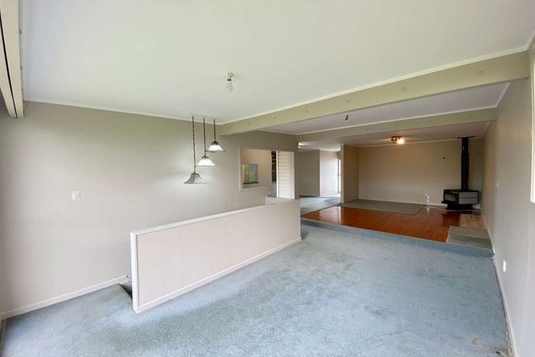 Photo of property in 35 Sunnyside Road, Sunnyvale, Auckland, 0612