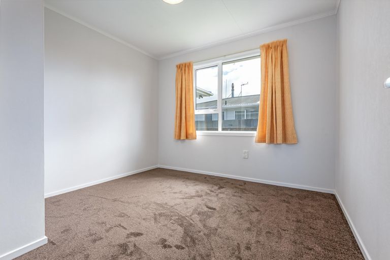 Photo of property in 18 Acacia Street, Kelvin Grove, Palmerston North, 4414