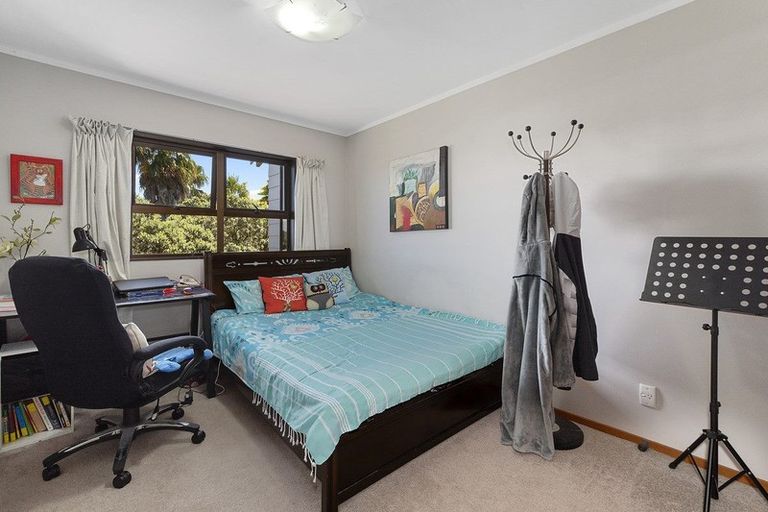 Photo of property in 67 Kennedy Avenue, Forrest Hill, Auckland, 0620