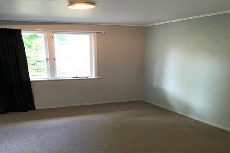 Photo of property in 76 Vodanovich Road, Te Atatu South, Auckland, 0610