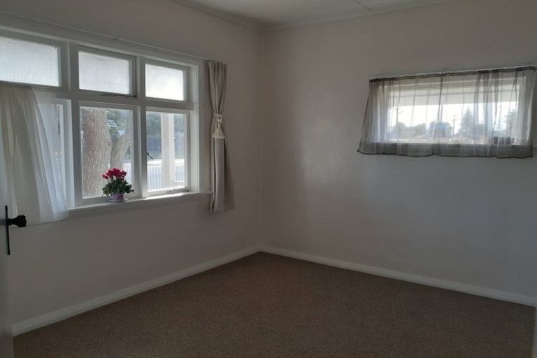 Photo of property in 18 Cornfoot Street, Castlecliff, Whanganui, 4501