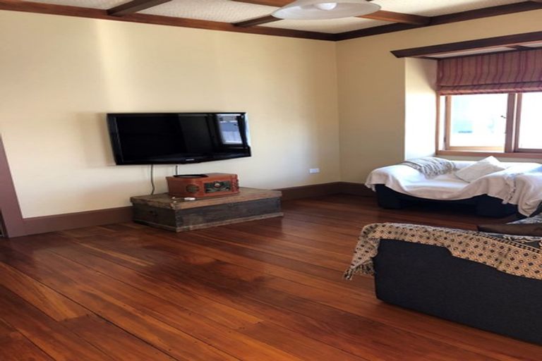 Photo of property in 15 Latham Street, Napier South, Napier, 4110