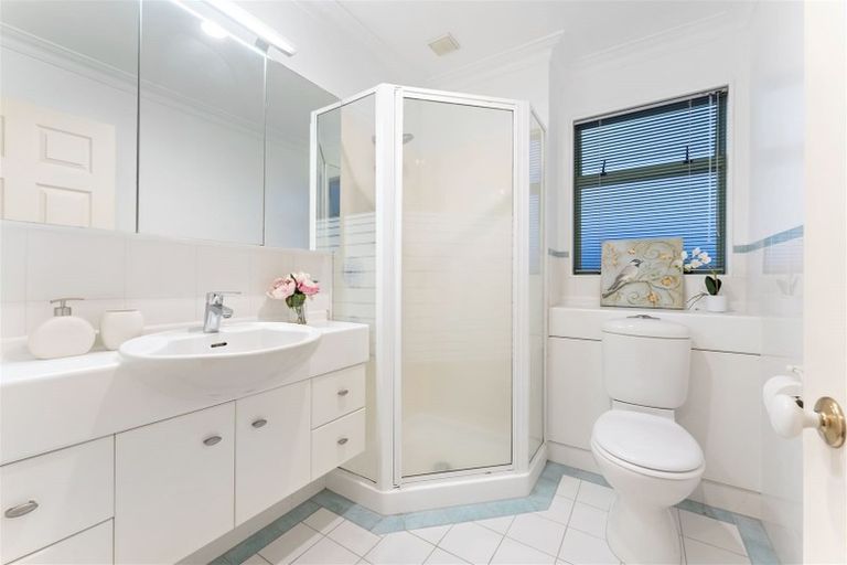 Photo of property in 19 Gilberd Place, Torbay, Auckland, 0630