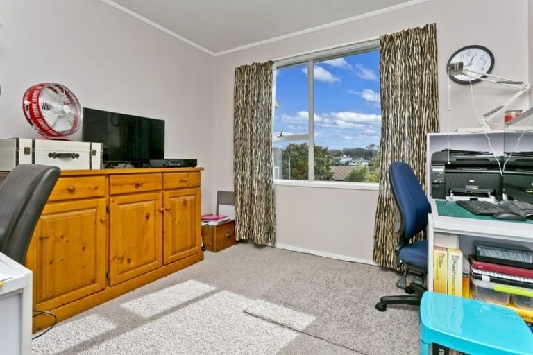 Photo of property in 57 Oaktree Avenue, Browns Bay, Auckland, 0630