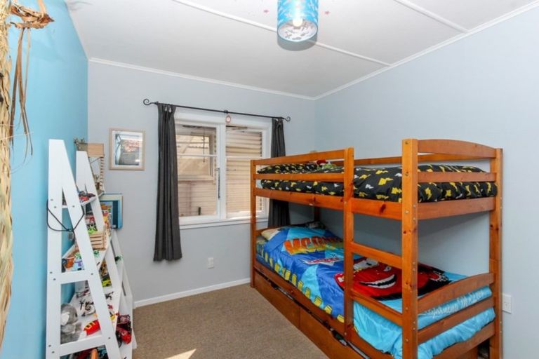 Photo of property in 33 Pembroke Street, Westown, New Plymouth, 4310