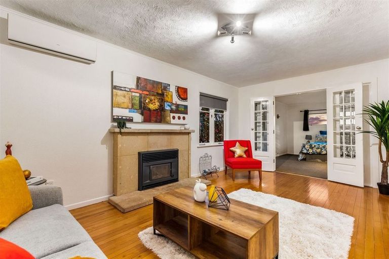 Photo of property in 218 Sturges Road, Henderson, Auckland, 0612