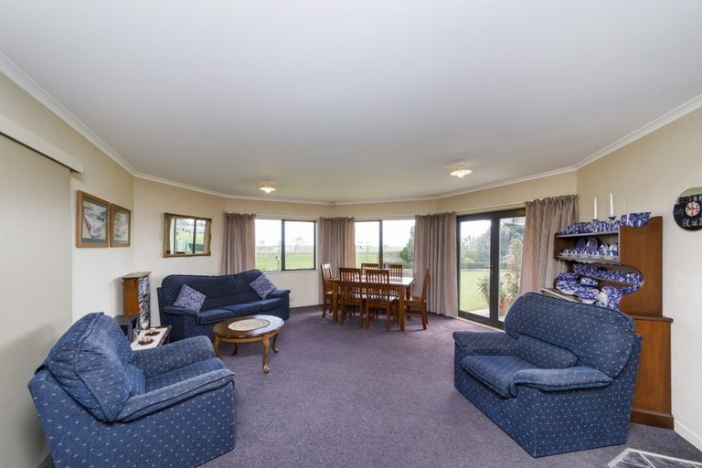Photo of property in 689 Makerua Road, Tokomaru, Palmerston North, 4474
