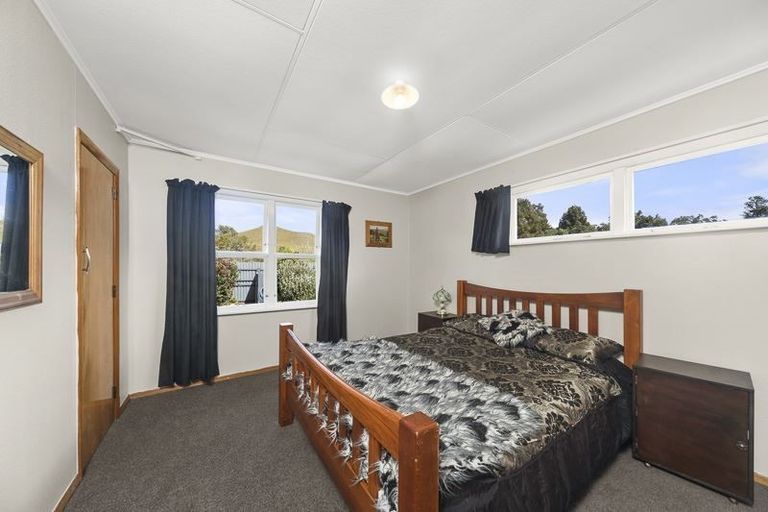 Photo of property in 12 Lagoon Road, Rangiwahia, Kimbolton, 4774