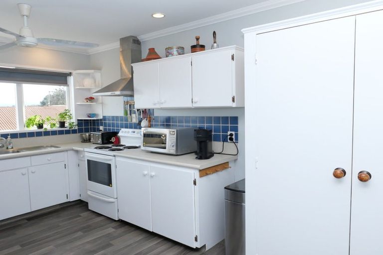 Photo of property in 50 Raumati Road, Raumati Beach, Paraparaumu, 5032