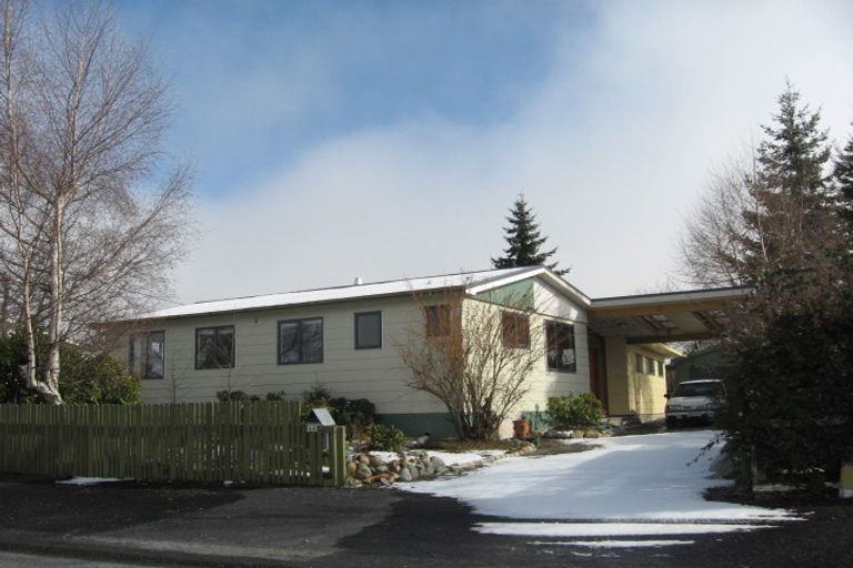 Photo of property in 44 Jollie Road, Twizel, 7901