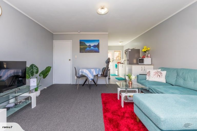 Photo of property in 1/14 Mcdonald Crescent, Mount Wellington, Auckland, 1060