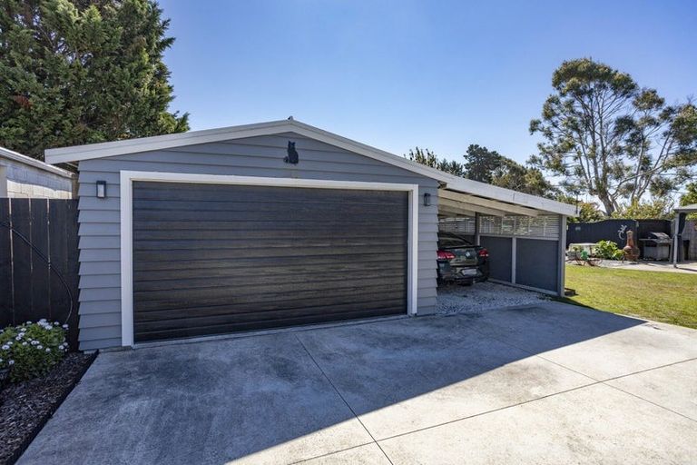 Photo of property in 17 Colac Street, Avondale, Christchurch, 8061