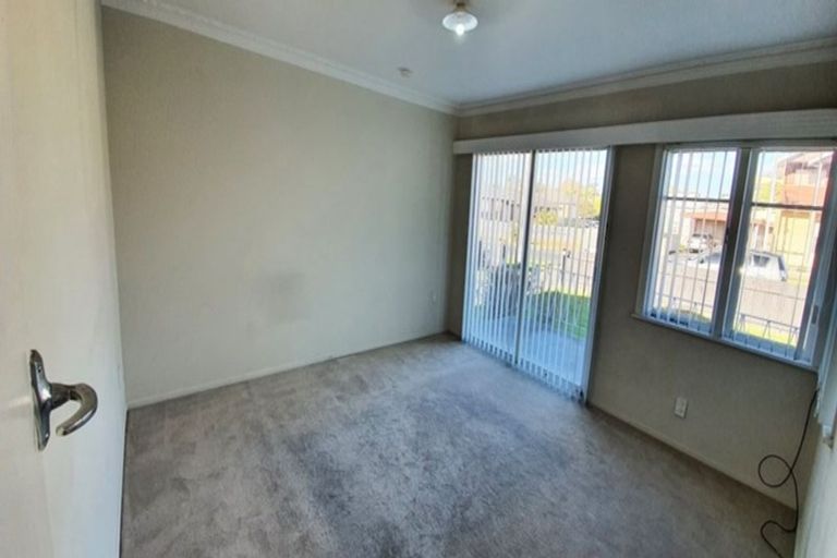 Photo of property in 30 Royton Avenue, Mangere East, Auckland, 2024